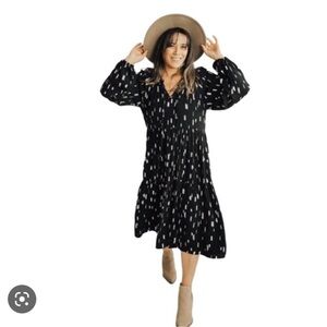 Carly Jean Los Angeles Regina Midi Dress